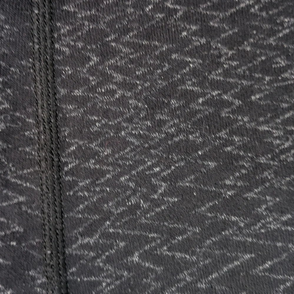 Athleta Salutation High Rise 7/8 Length Black Gray Zig Zag Textured Leggings S